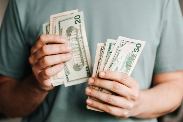 Smart Financial Moves with FTAsiaTrading-Saving-Tips: Unlocking Your Path to Wealth